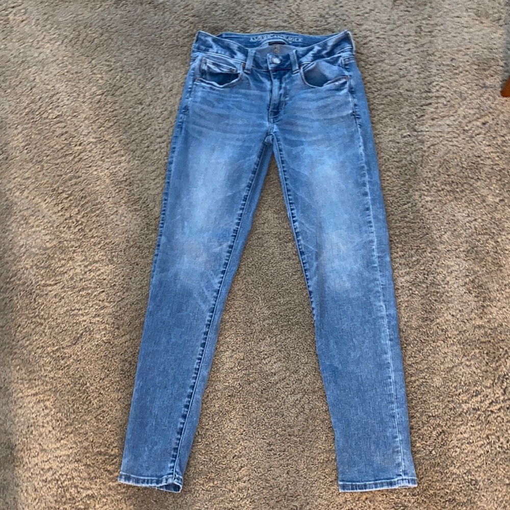 American Eagle Size 2 short super stretch skinny jeans
